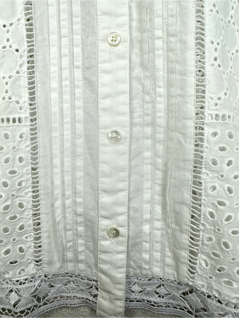 J.McLaughlin White Eyelet Lace Cotton Blouse L Pintuck Button Front Boho Cottage - Picture 3 of 11